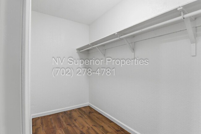 Building Photo - 2274 E Desert Inn Rd