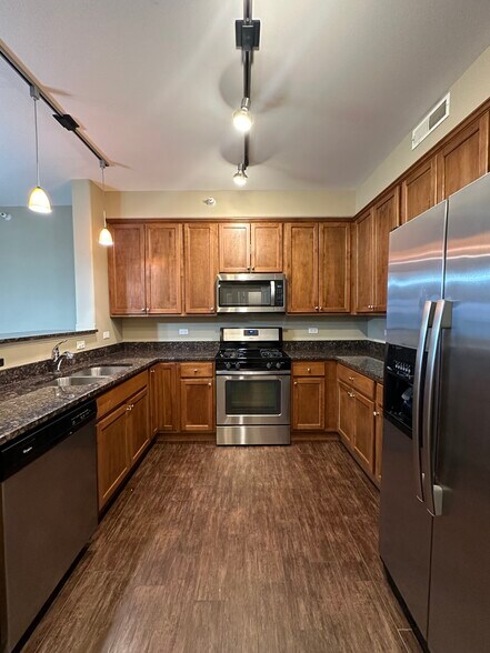 Building Photo - 5N426 Rohlwing Rd