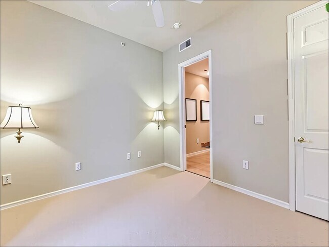 Building Photo - 2400 McCue Rd