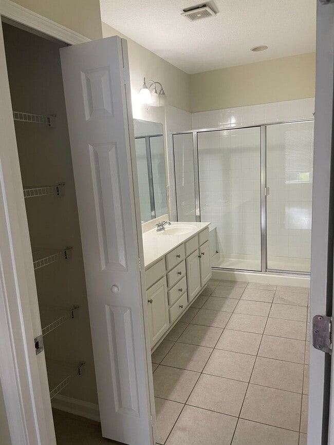Building Photo - Beautiful Home in Twin Leaf! Available Now!!