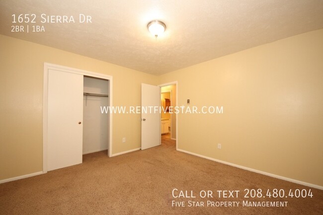 Building Photo - 2 Bedroom 1 Bathroom Apartment in Great Ne...