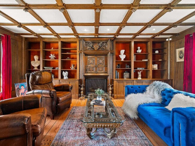 Building Photo - 1811 Breezewood Dr