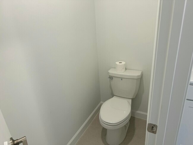 Building Photo - 10468 NW Suncrest Lp