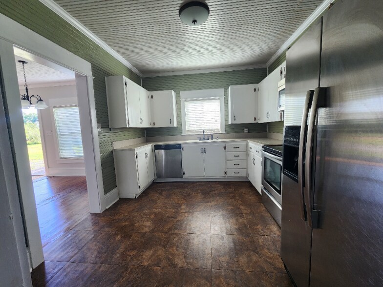 Building Photo - 149 Cedar Ln