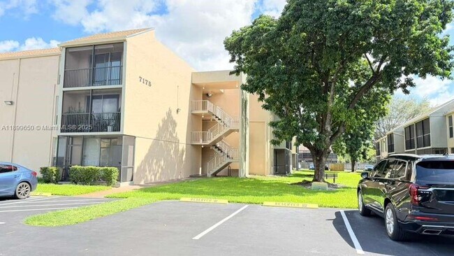 Building Photo - 7175 Orange Dr