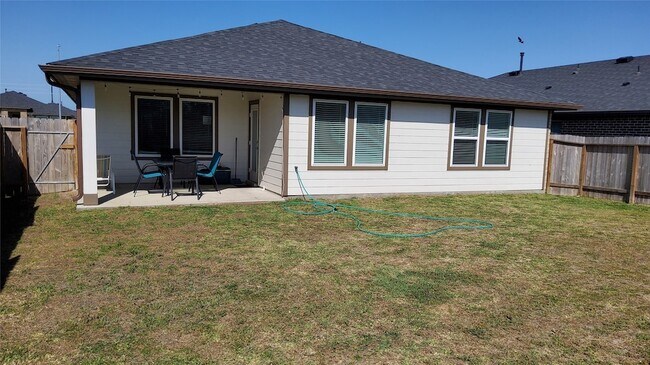 Building Photo - 4011 Itzle Is Ct