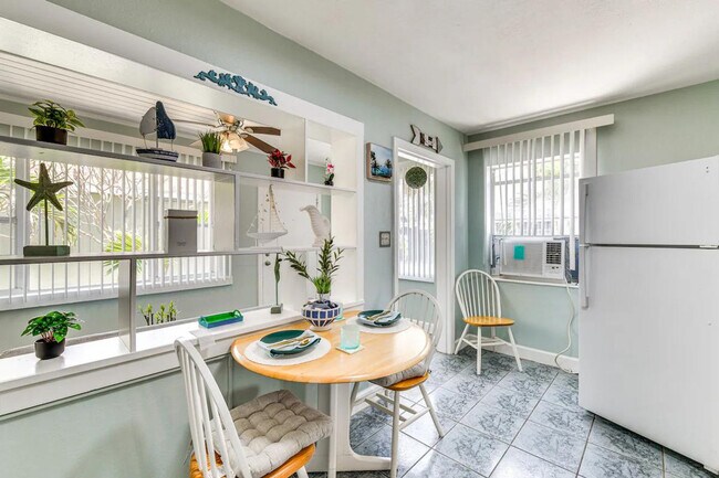 Building Photo - 340 78th Ave