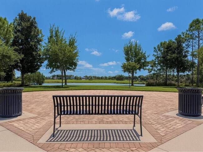 Building Photo - 5518 Thomas Square Dr