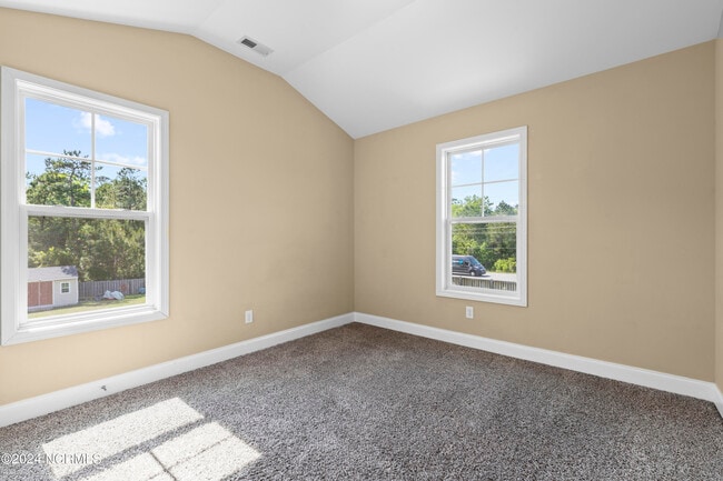 Building Photo - 224 Admiral Ct