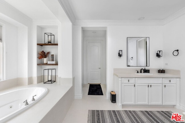 Building Photo - 25490 Prado De Las Bellotas