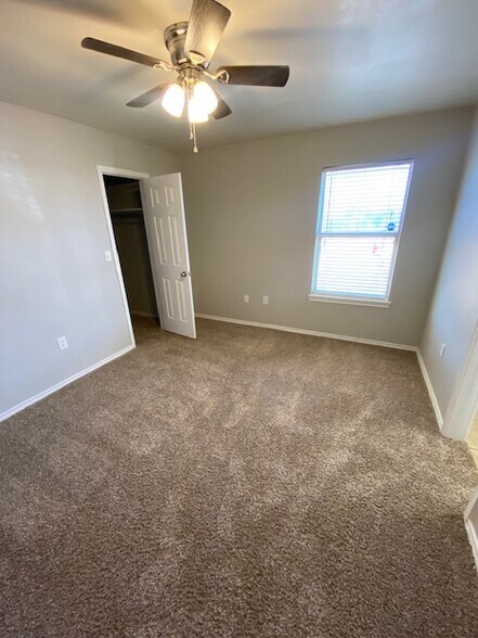 Building Photo - 535 N Brentwood Ave