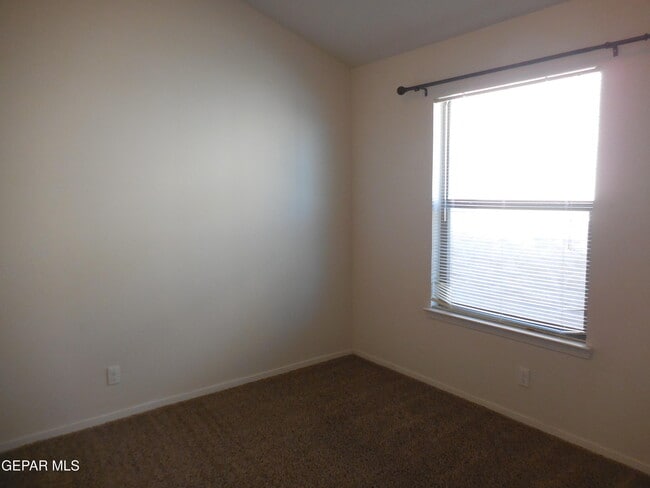 Building Photo - 4925 Copper Ranch Ave