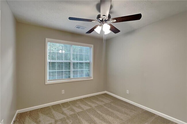 Building Photo - 6161 Longwood Chase