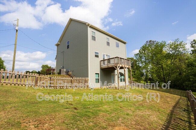 Building Photo - 123 Portland Rd