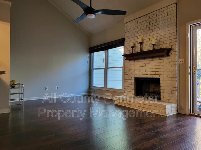 Building Photo - 1731 Twin Brooks Dr SE