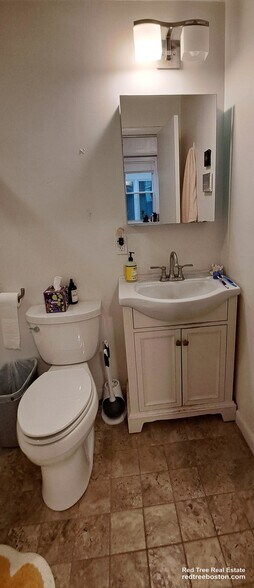 Building Photo - 202 St Paul St