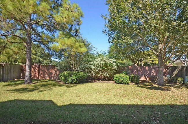 Building Photo - 4611 Silverlake Dr