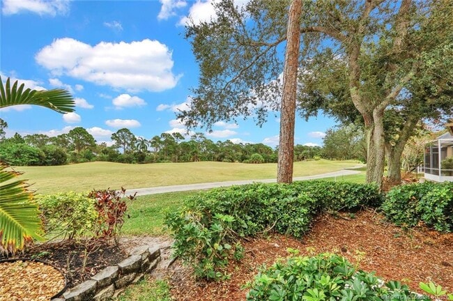 Building Photo - 3701 NW Willow Creek Dr