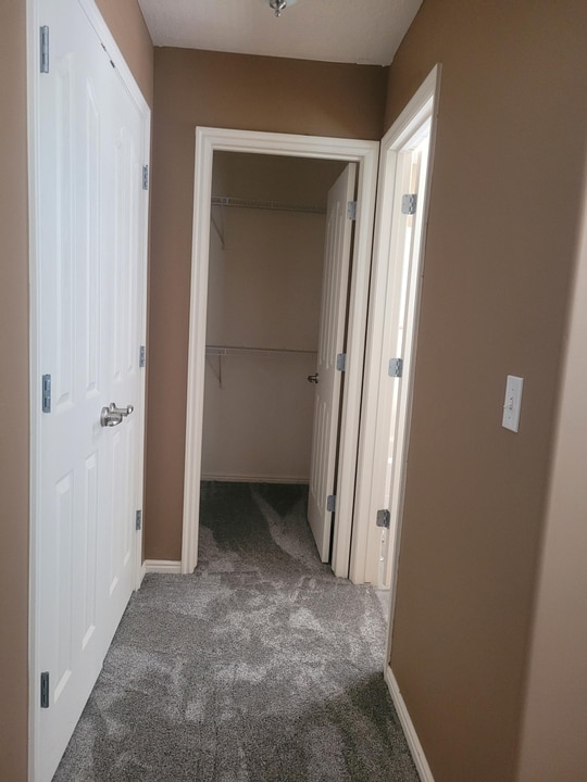Building Photo - 5555 Geronimo Way