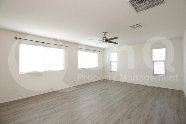 Building Photo - 1819 W Bonanza Dr