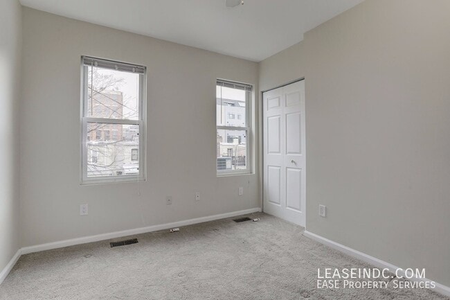 Building Photo - 231 K St NE