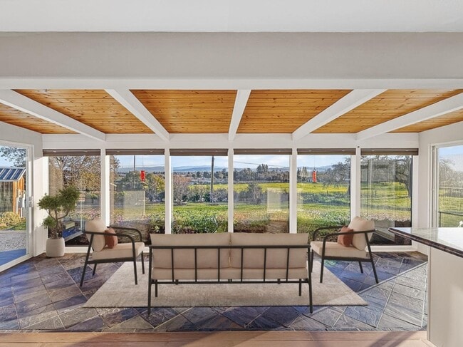 Building Photo - 2800 Roop Rd