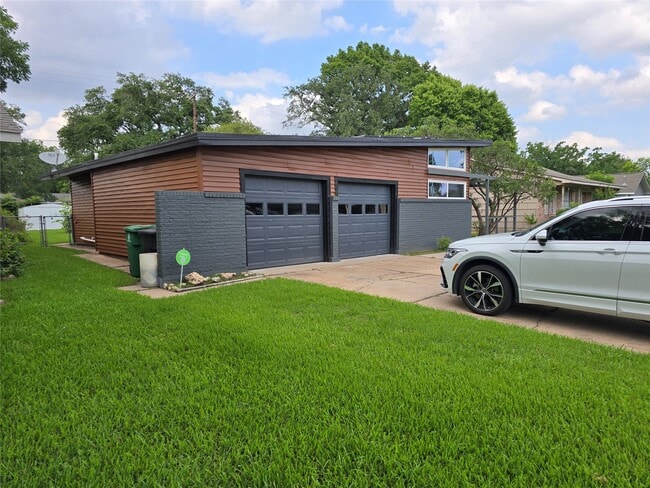 Building Photo - 6414 Neff St