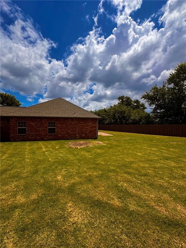 Building Photo - 6108 S 39th Pl