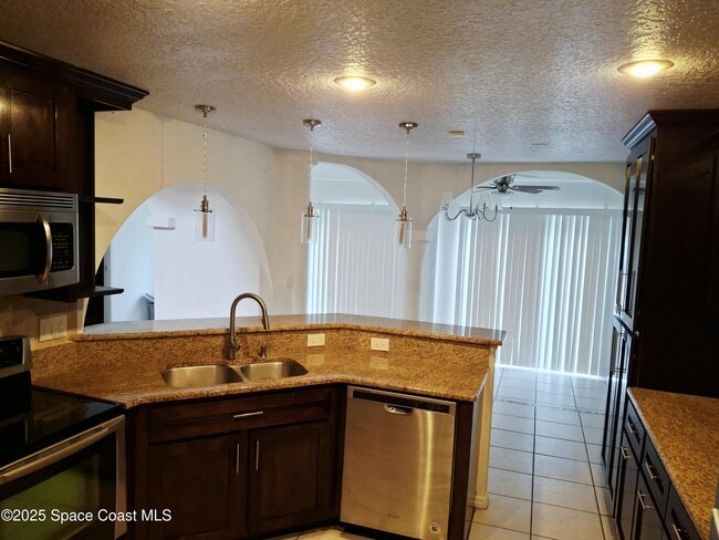 Building Photo - 6515 Beggs Terrace