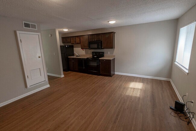 Building Photo - 105 N Garth Ave