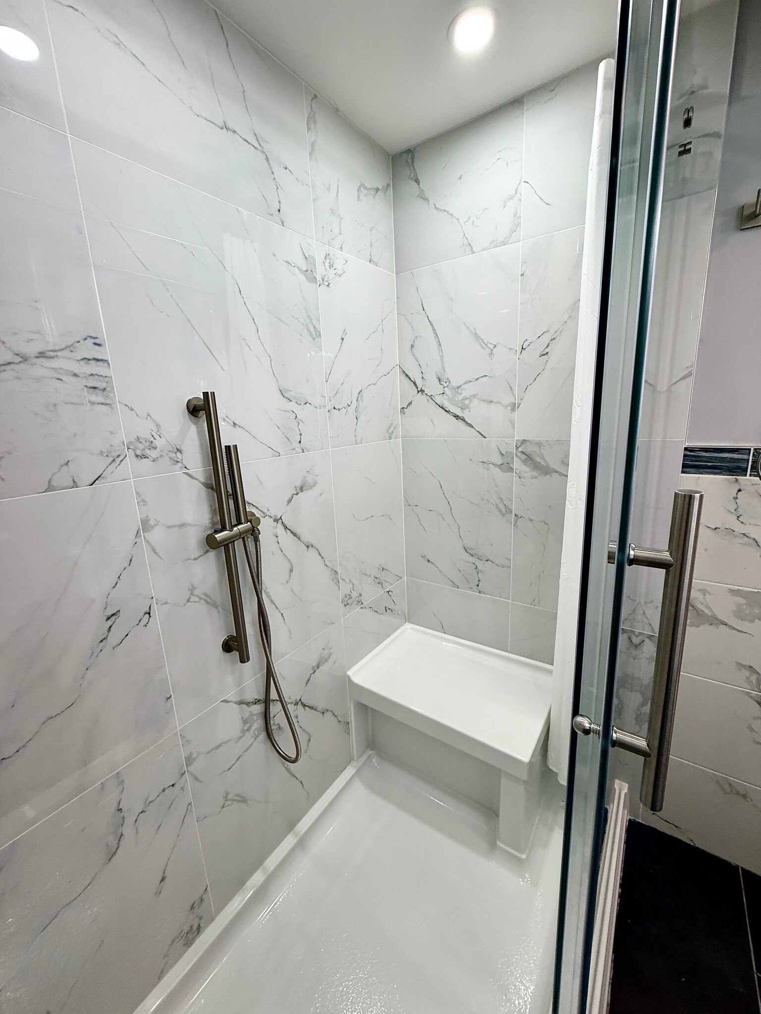 Large 2‘ x 3‘ porcelain shower tiles ! - 16W671 56th St
