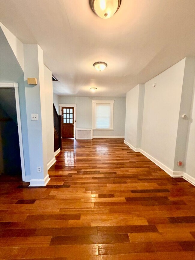 Building Photo - Available Now | Pet-Friendly 3-Bedroom Home with Spacious Living Areas