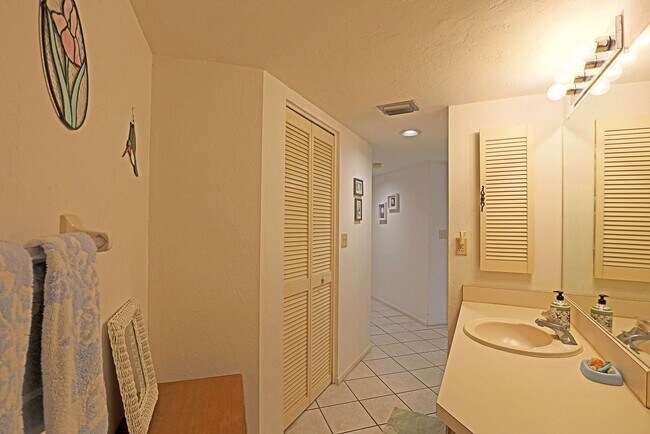 Building Photo - 9627 Eaton Gardens Ln