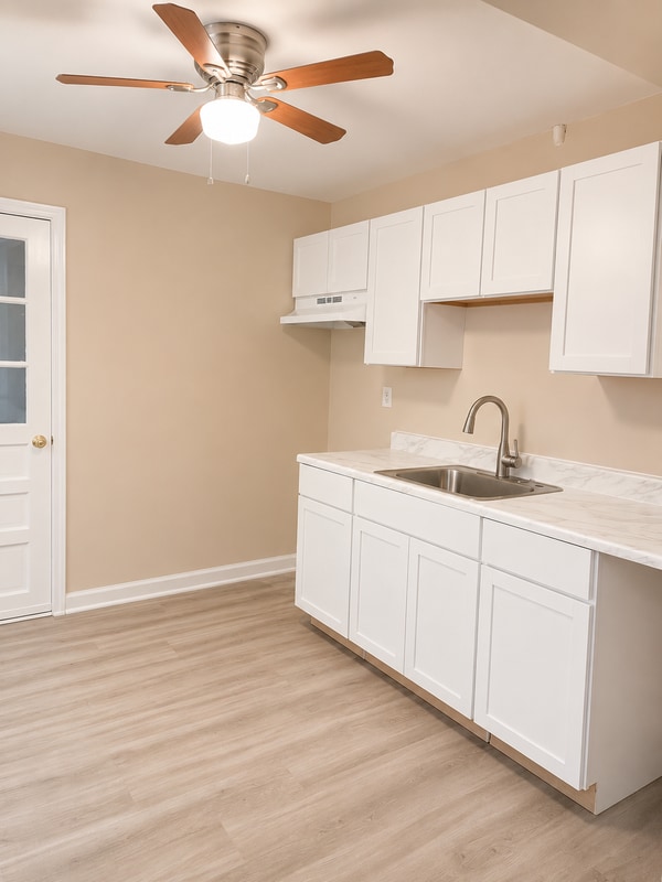 Building Photo - 4098 Camelot Ct