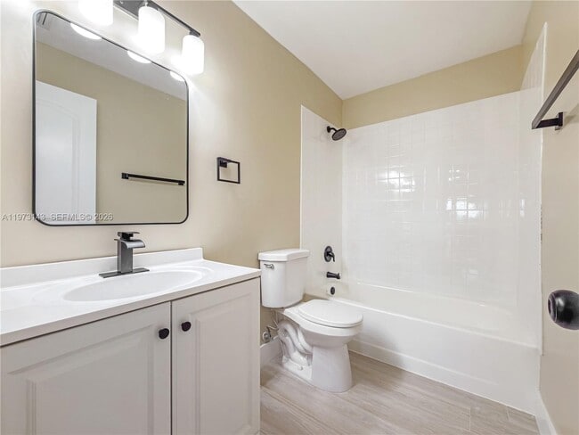 Building Photo - 929 Hamilton Dr