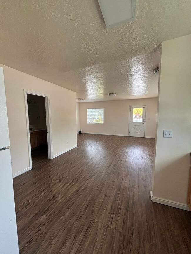 Building Photo - Home with Many Qualities! Commercial or residential