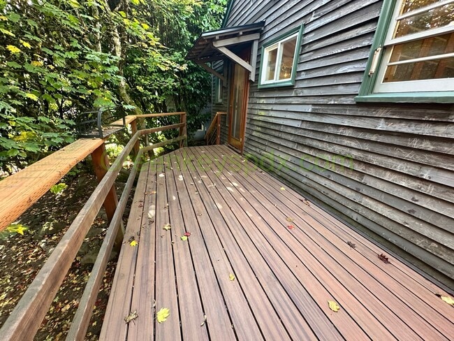 Building Photo - Cute 2-Bedroom Cottage by OHSU on the Hill...