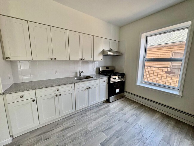 Building Photo - 404 Stegman Pkwy
