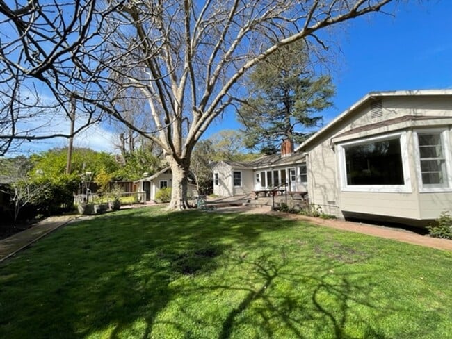 Building Photo - Lafayette home, great location!