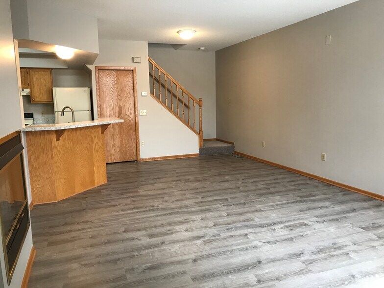 Living Area - 1846 Sapphire Pt