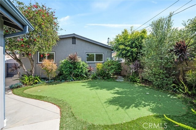 Building Photo - 413 N Paulina Ave