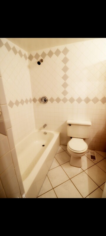 Building Photo - 404 Belmellen Ct