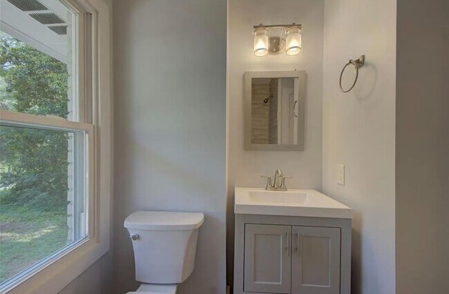 Building Photo - 985 Frontier Trail SW