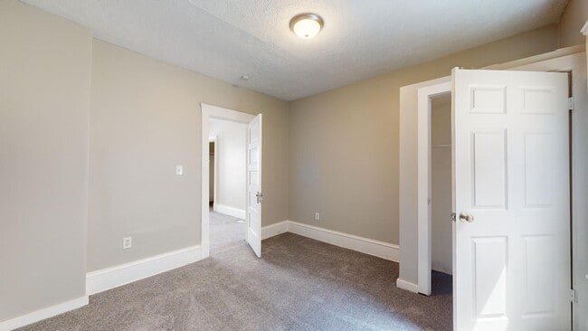 Building Photo - 2053 W.99th