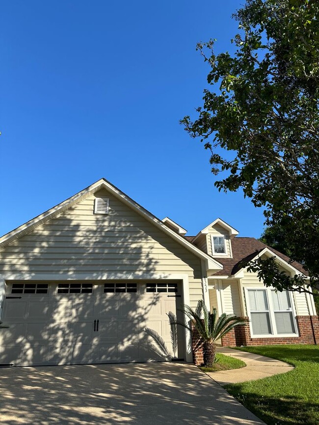 Building Photo - Gorgeous Deerfield Plantation 4 Bed 2.5 Ba...