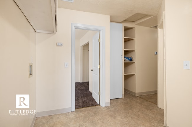 Building Photo - 3 Bedroom House in Central Point!