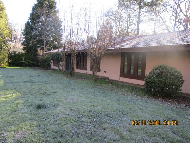 Primary Photo - INCREDIBLE LOCATION!!! Quaint and Quiet an...