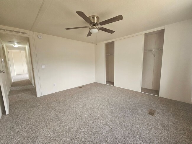 Building Photo - Like New 3 Bedroom On Acre Plus in Moundhouse