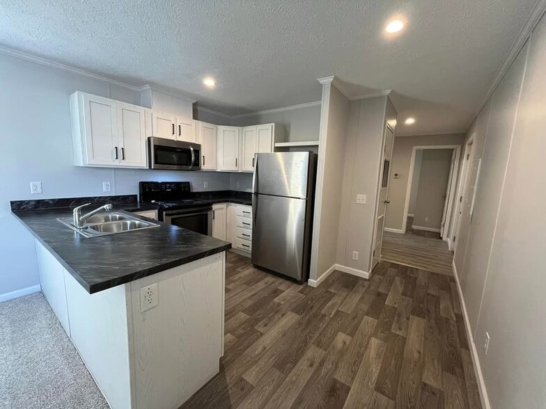 Building Photo - 1915 SW 12th St