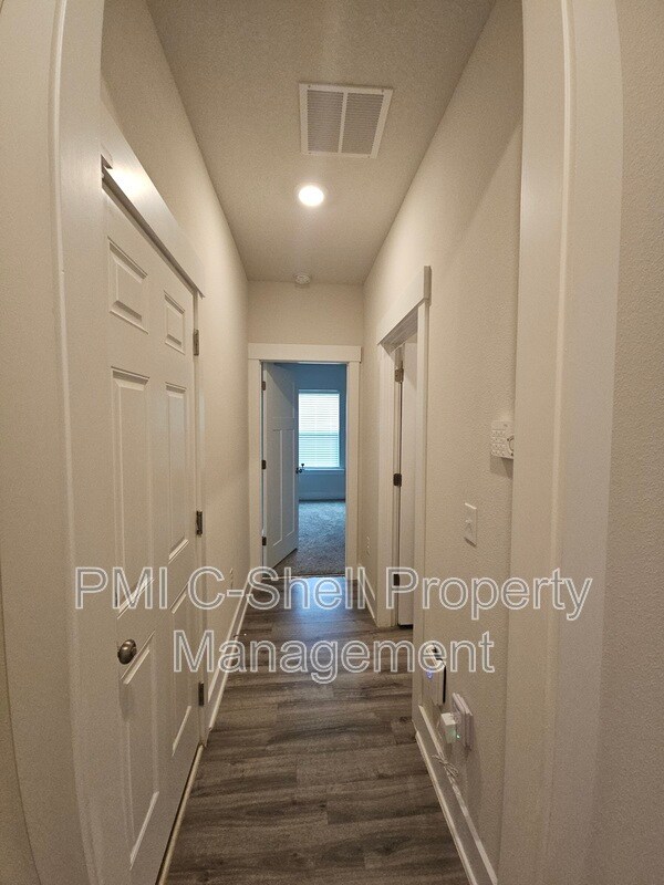 Building Photo - 6047 Twenty One Oaks Dr